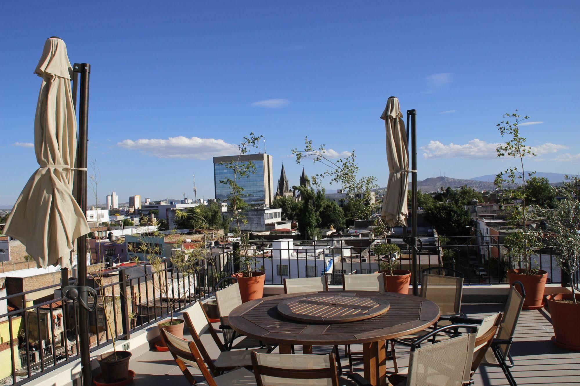Suites Chapultepec Guadalajara Esterno foto