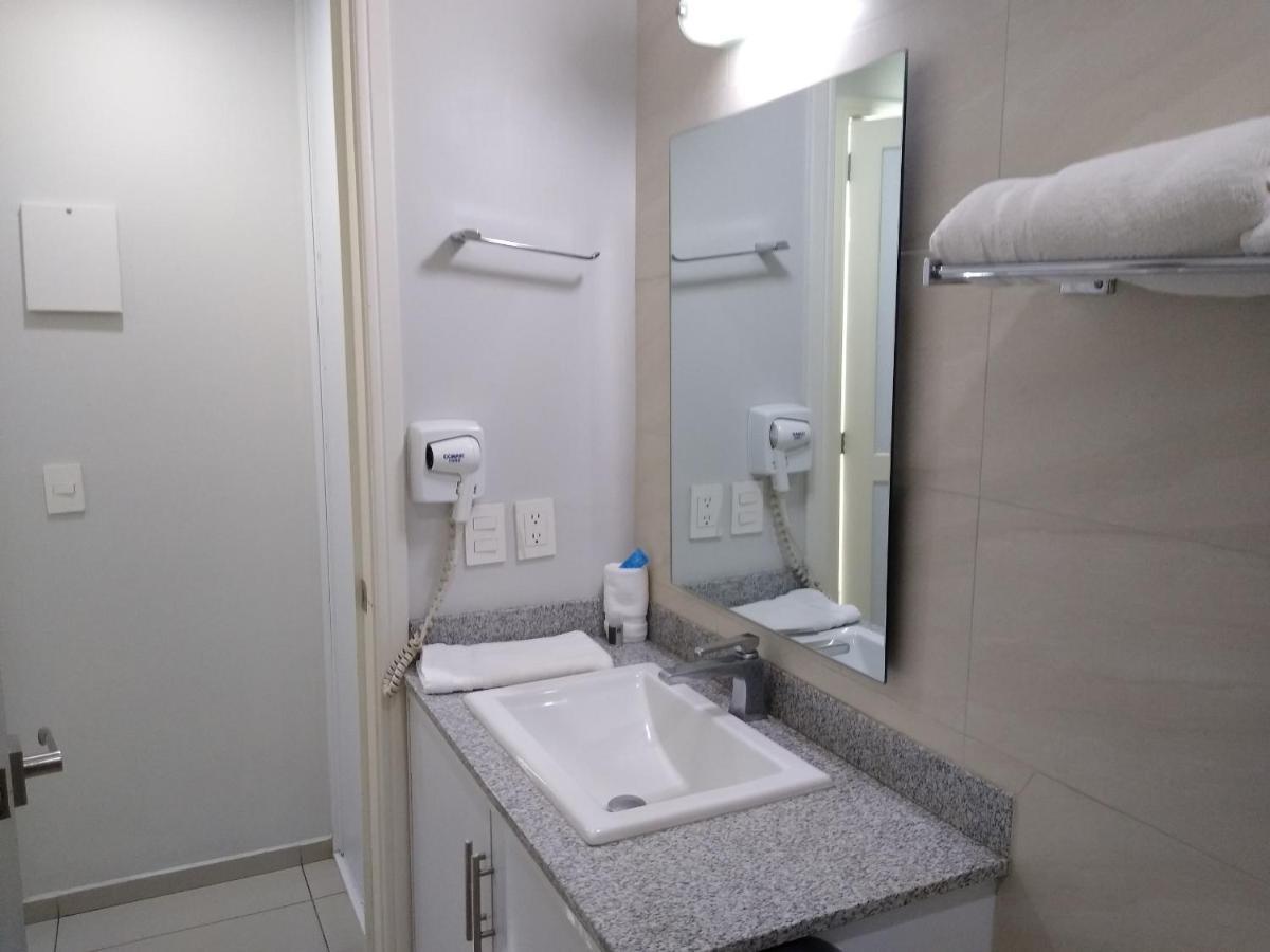 Suites Chapultepec Guadalajara Esterno foto